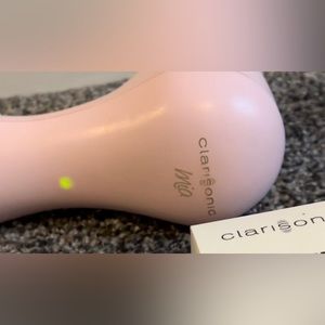 Clarisonic Mia with 2 brushes